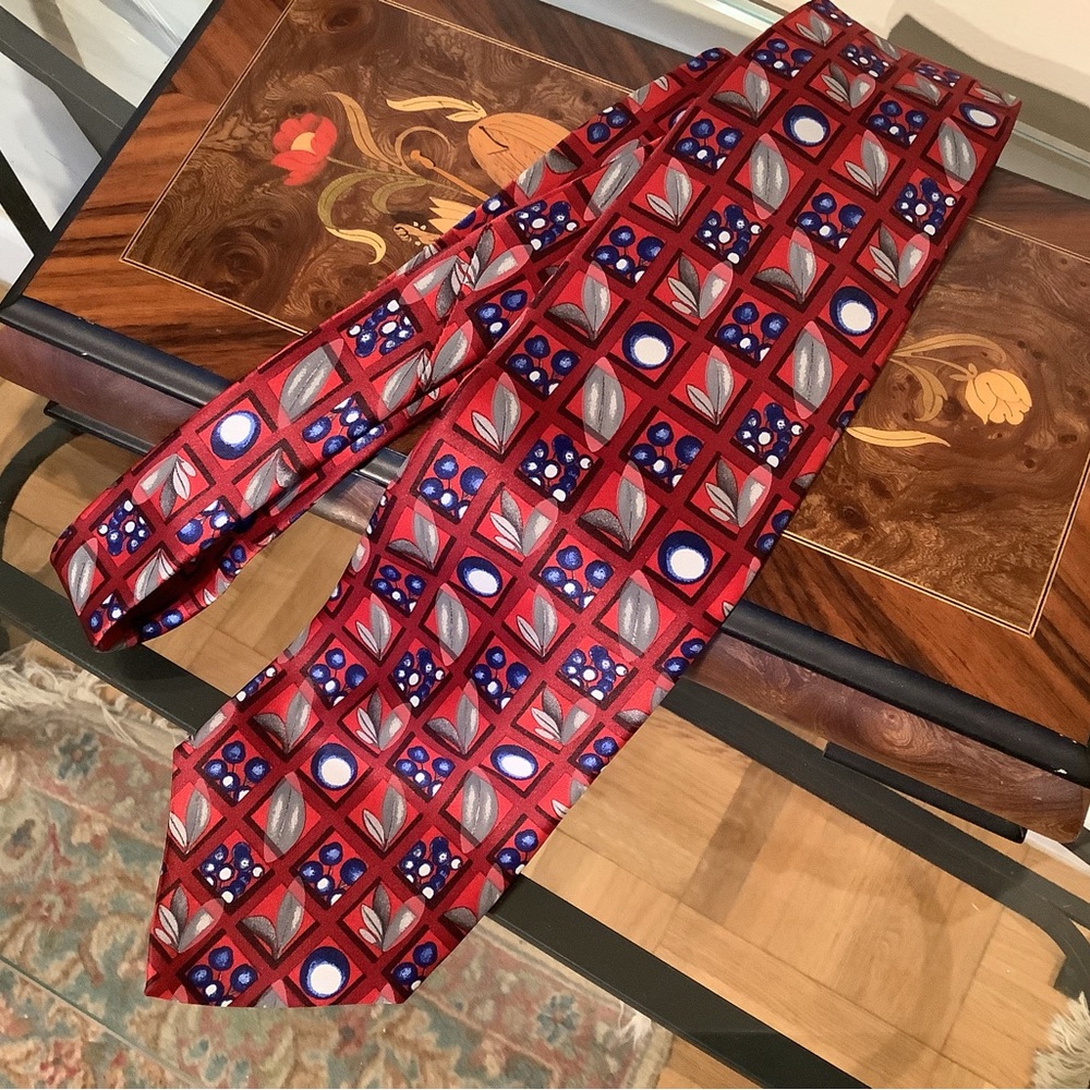 Ermenegildo Zegna Italian Silk Red and Blue Floral and Berry Geometric Pattern - Picture 3 of 5